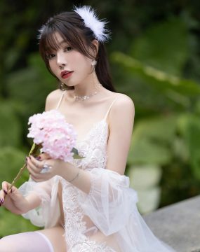 秀人网 No.4704 芝芝Booty 丝袜美腿性感写真