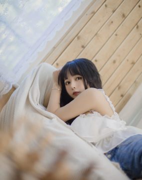 大眼萌妹黑猫猫OvO 客厅