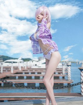 [萝莉COS] 小妖精你的负卿 – 玛修泳装