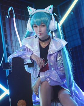 网红COS 铁板烧鬼舞w – 妖舞耳机miku