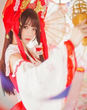 网红少女 桜桃喵《灵梦 新年快乐》