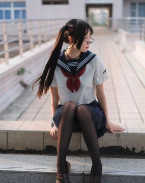 清纯少女五更百鬼 – 要一起学习吗
